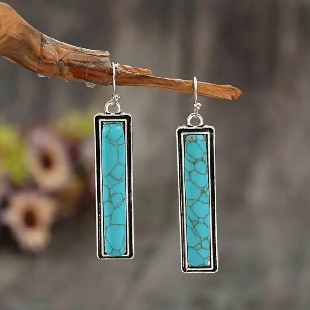 NEW Pair of vintage style BOHO earrings, dangle turquoise earrings, western